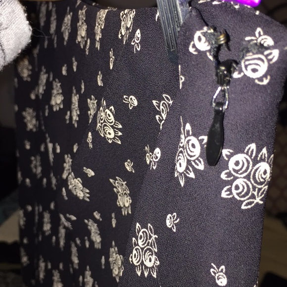 light weight skirt - Picture 3 of 4